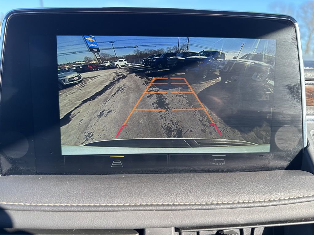 Used 2024 Chevrolet Suburban Premier image 32