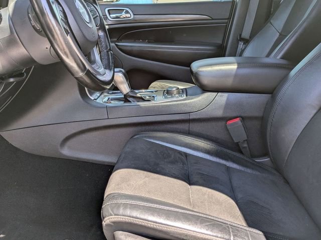 Used 2021 Jeep Grand Cherokee Altitude AWD/4WD image 12