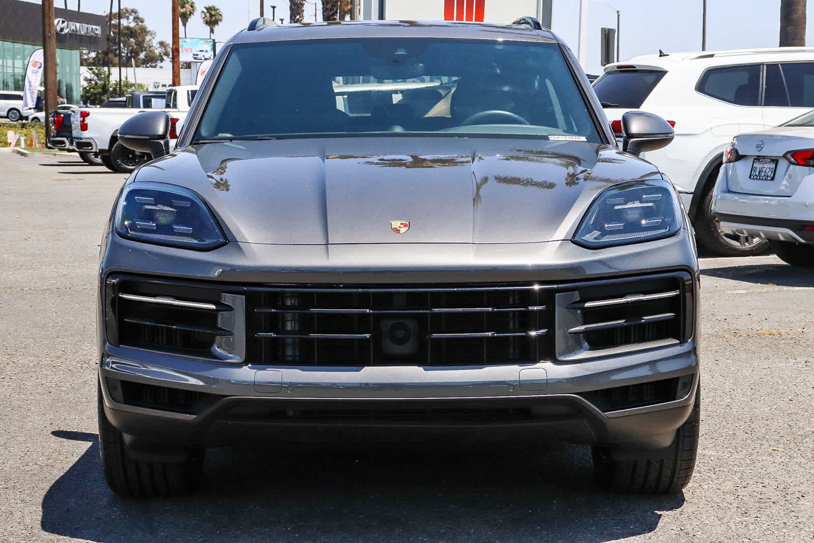 Used 2024 Porsche Cayenne AWD/4WD image 2