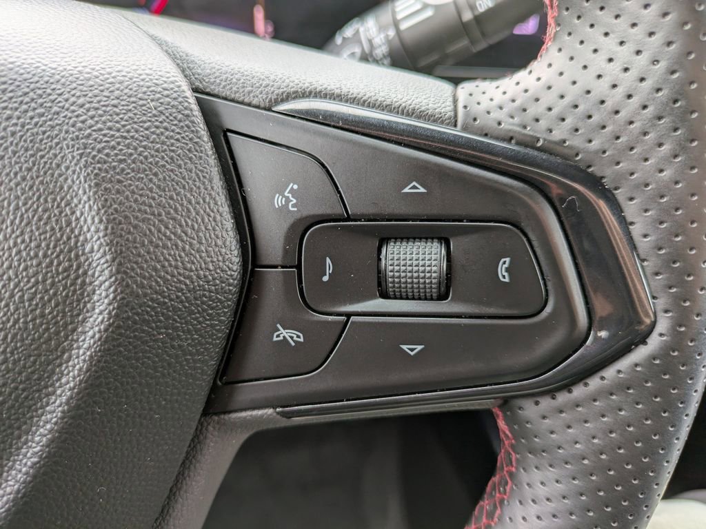 Used 2024 Chevrolet Trax RS w/ Driver Confidence Package FWD image 26