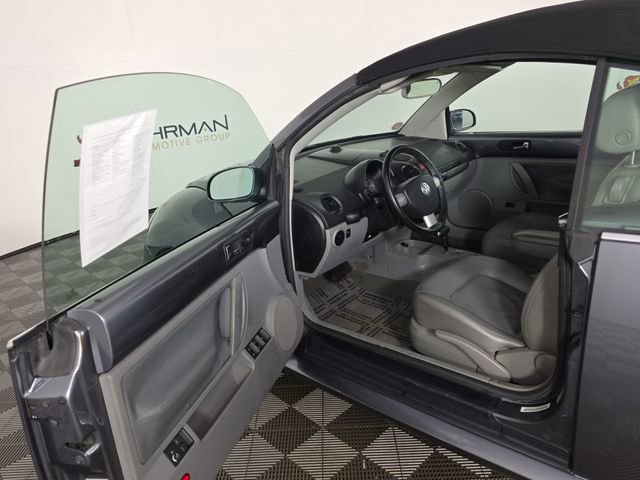 Used 2006 Volkswagen Beetle Convertible w/ Package 2 image 17