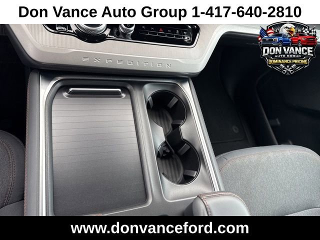 Used 2025 Ford Expedition Active image 17