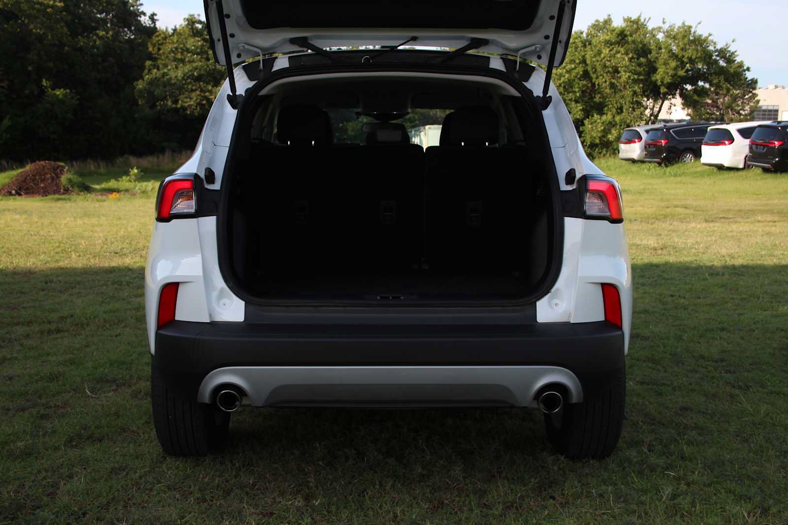 Used 2022 Ford Escape SE w/ Cold Weather Package AWD/4WD image 9