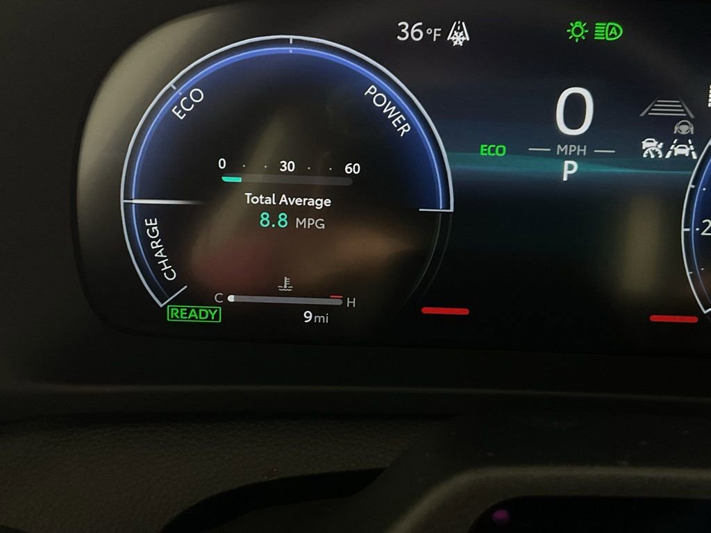 New 2025 Toyota Crown Signia image 39