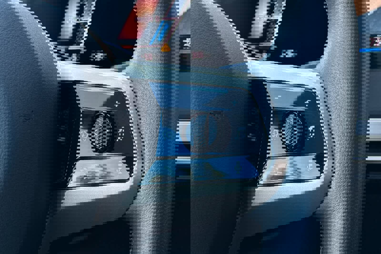 Certified 2025 BMW iX xDrive50 w/ Premium Package image 29