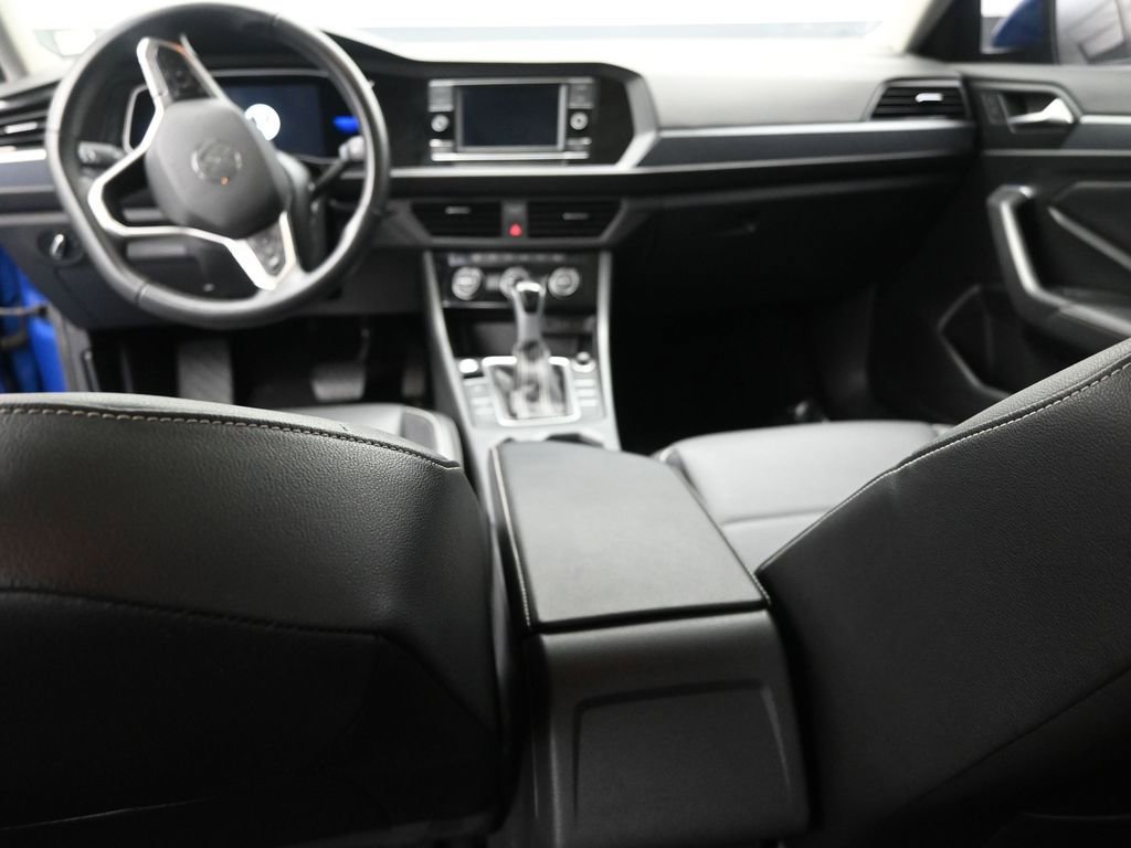 Used 2022 Volkswagen Jetta SE FWD image 12