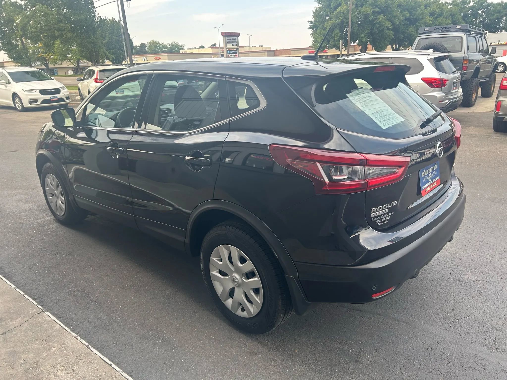 Used 2020 Nissan Rogue Sport S image 27