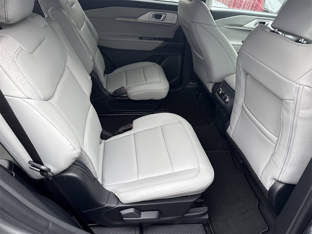 New 2026 Ford Explorer Active w/ Active Comfort Package image 15