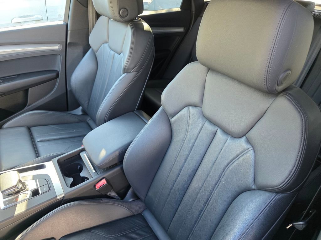 Used 2020 Audi Q5 2.0T Premium w/ Titanium Sport Package image 10