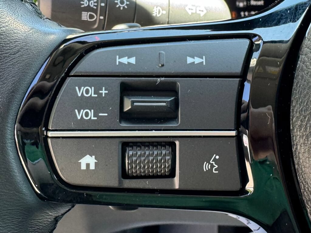 Used 2025 Honda Pilot EX-L image 27