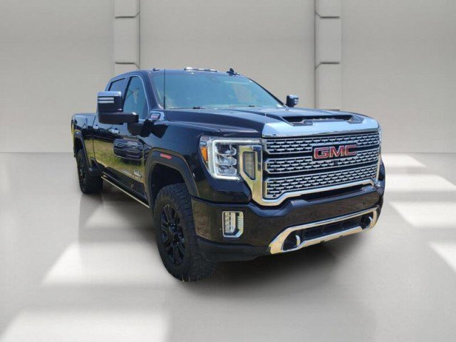 Used 2021 GMC Sierra 2500 Denali w/ Denali Black Diamond Edition AWD/4WD image 3