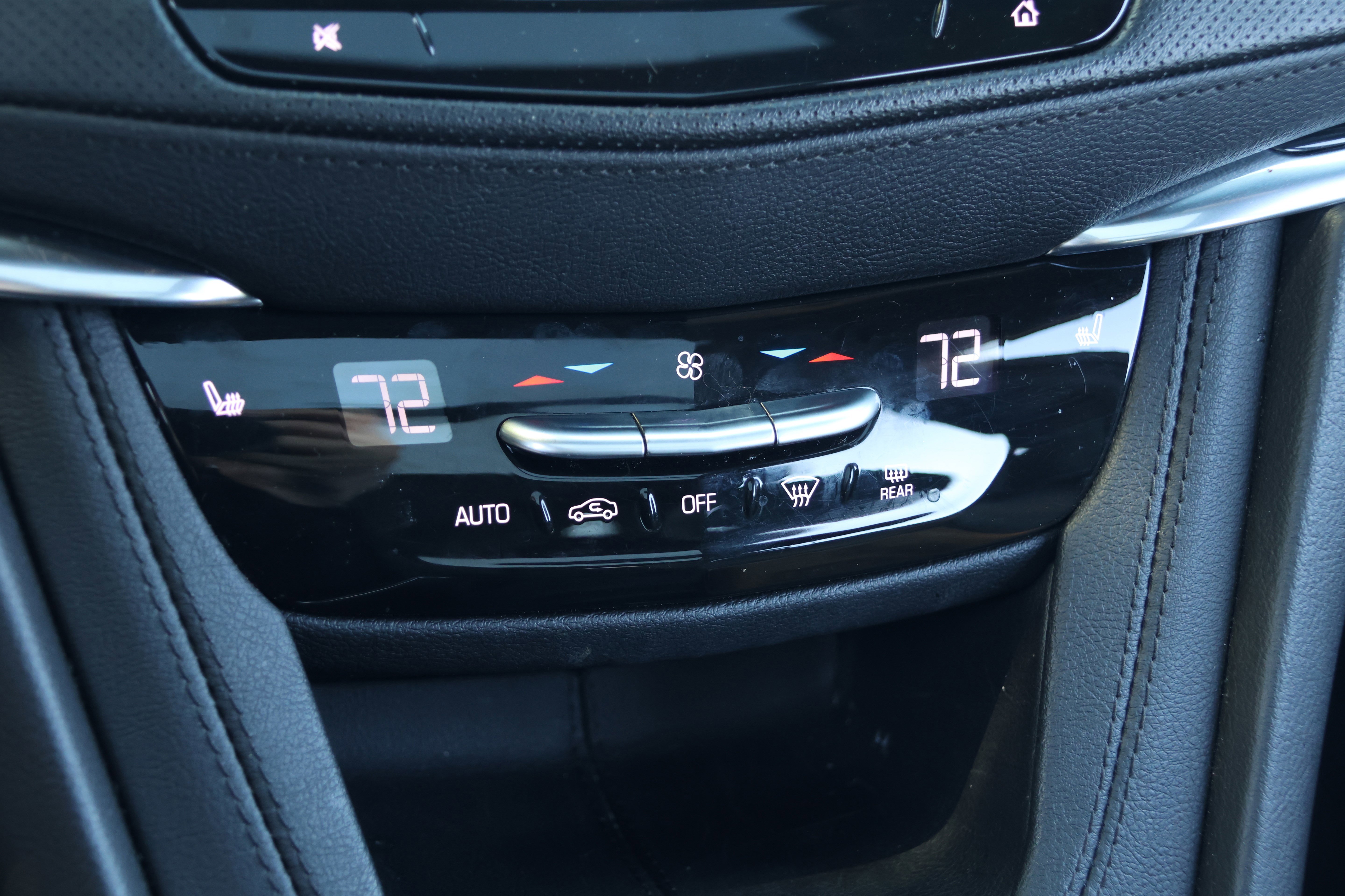 Used 2022 Cadillac XT5 Premium Luxury w/ LPO, Floor Liner Package image 29