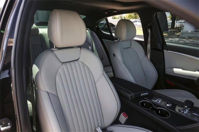 Used 2025 Genesis G70 3.3T Advanced image 35