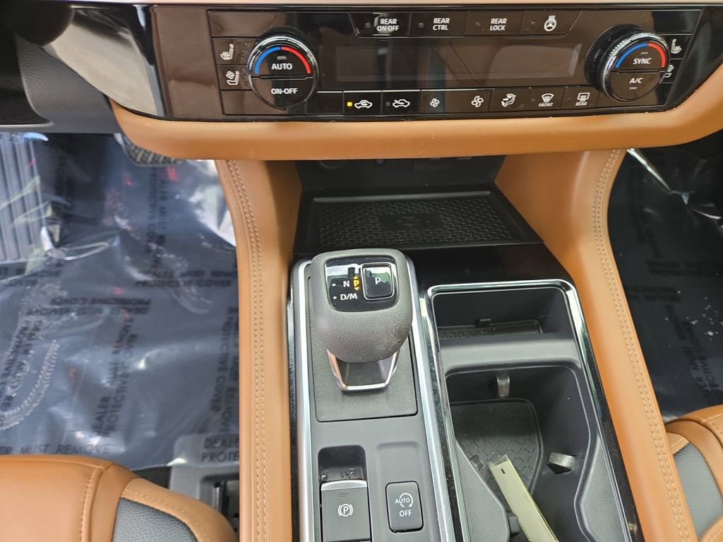 Used 2023 Nissan Pathfinder Platinum w/ Lighting Package (N92) image 11