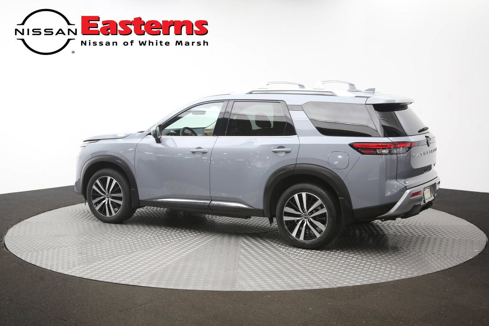 Used 2023 Nissan Pathfinder Platinum w/ Cargo Package AWD/4WD image 61