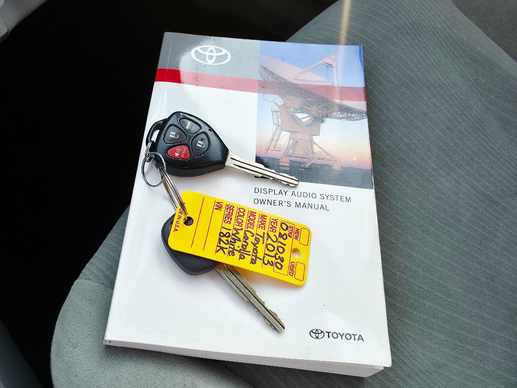 Used 2013 Toyota Corolla LE image 32