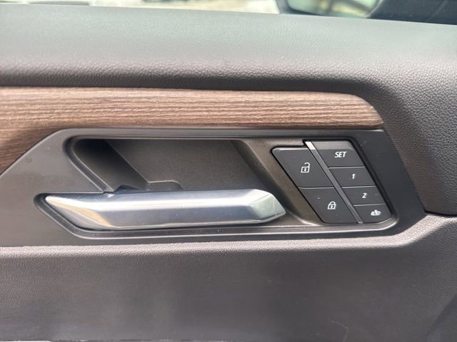 Used 2024 GMC Acadia Denali image 11