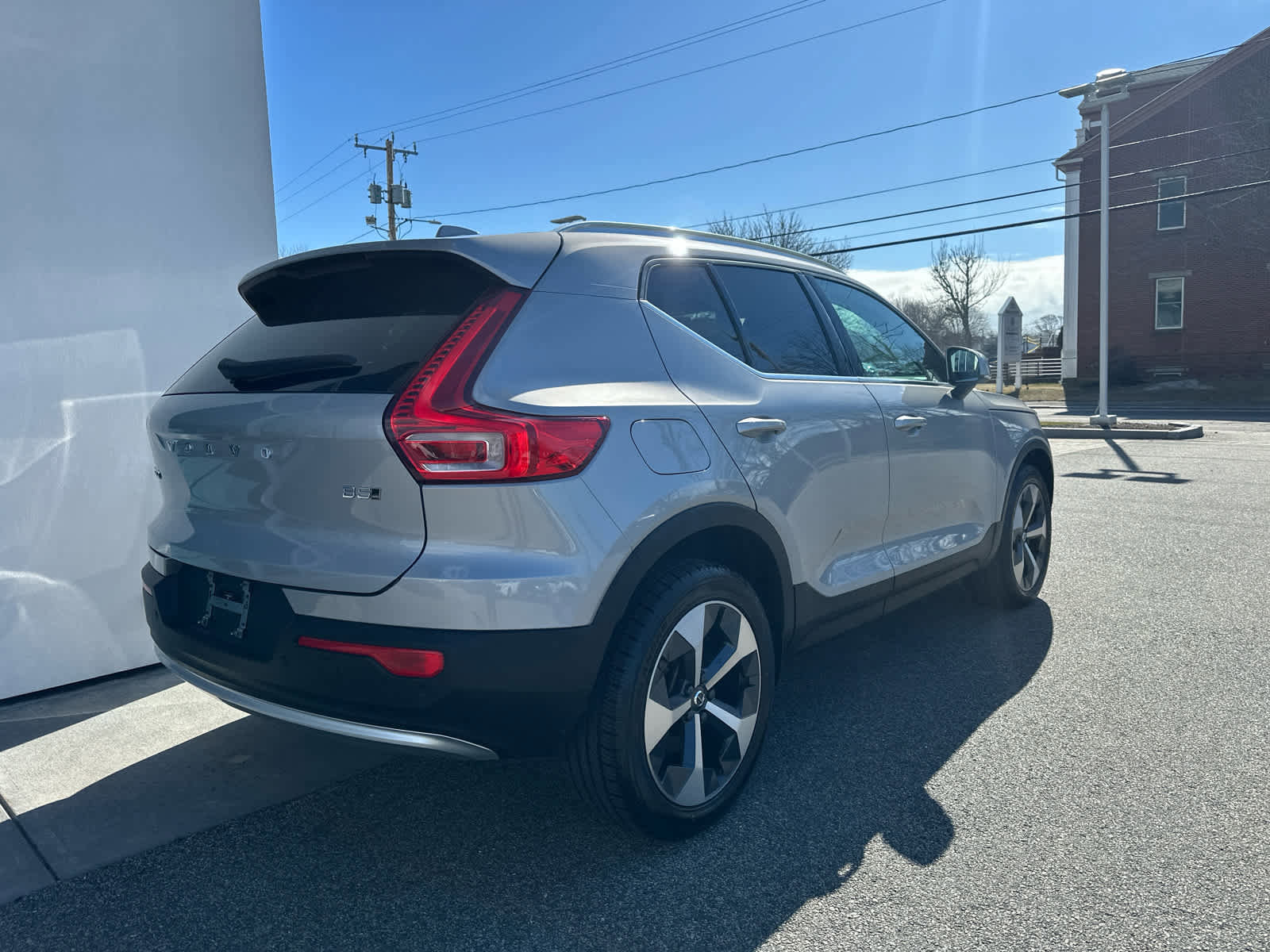 Used 2023 Volvo XC40 B5 Plus w/ Protection Package Premier image 7