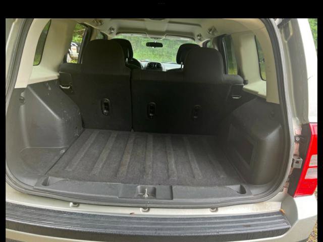 Used 2011 Jeep Patriot Sport AWD/4WD image 2