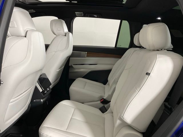 New 2026 Cadillac Vistiq Sport w/ LPO, Floor Liner Package image 32