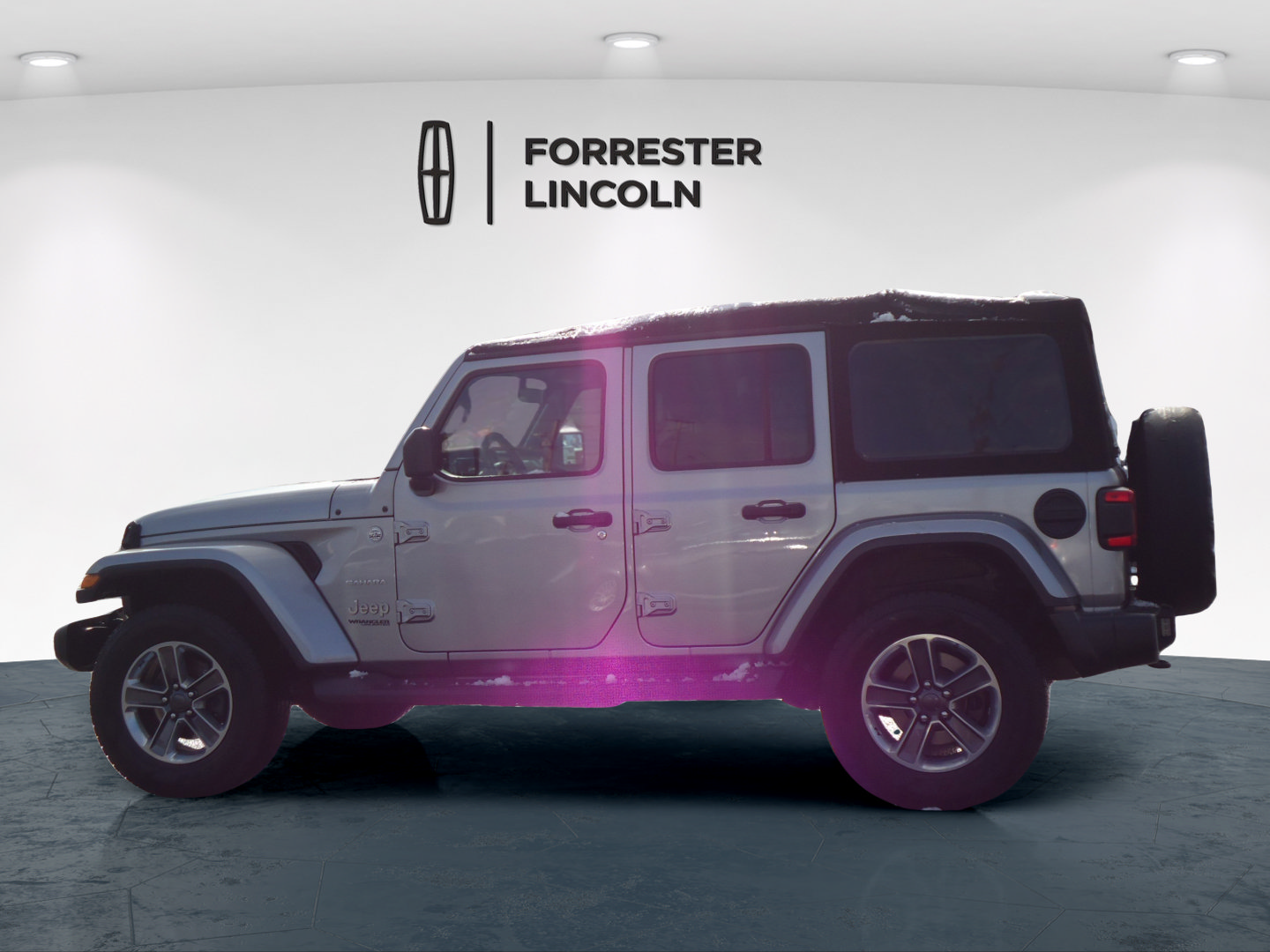 Used 2019 Jeep Wrangler Unlimited Sahara w/ Dual Top Group AWD/4WD image 6