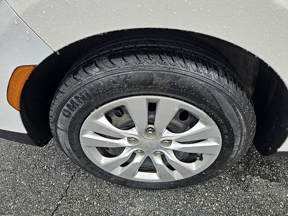 Used 2022 Kia Soul LX image 17