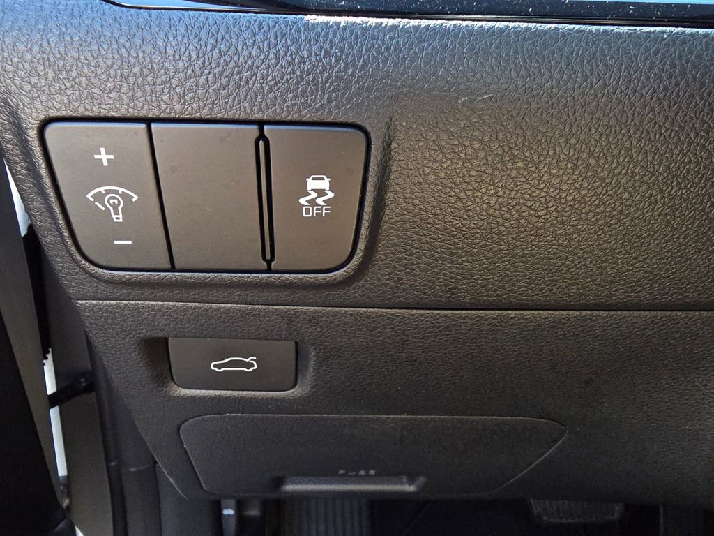 Used 2025 Kia K5 GT-Line w/ GT-Line Premium Package FWD image 12