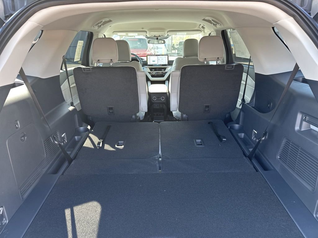 New 2026 Ford Explorer Active image 18