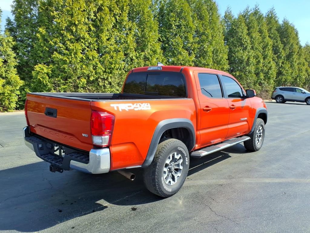 Used 2017 Toyota Tacoma TRD Off-Road w/ Tow Package (A/T) image 3