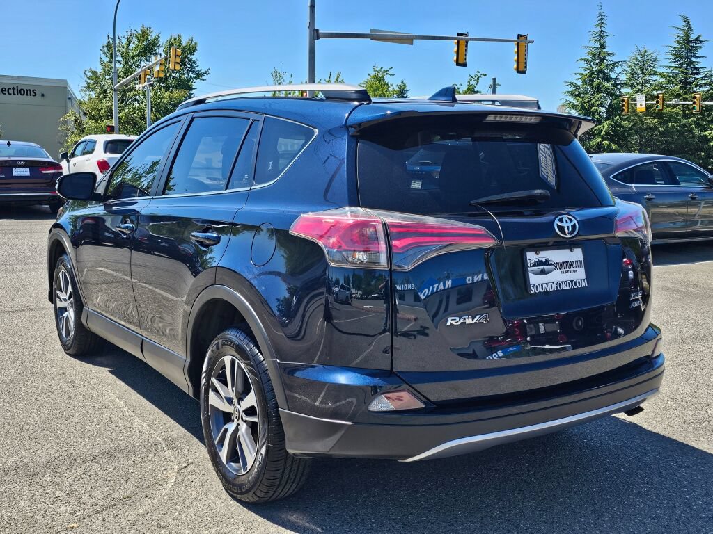 Used 2018 Toyota RAV4 XLE AWD/4WD image 3