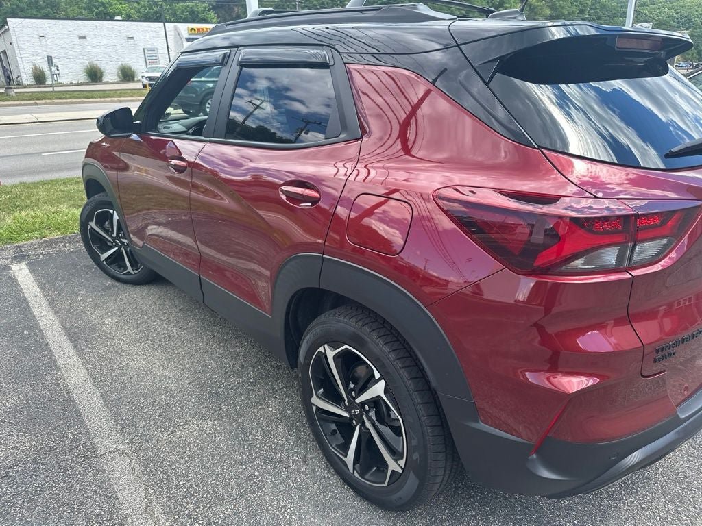 Used 2023 Chevrolet TrailBlazer RS w/ Sun and Liftgate Package AWD/4WD image 10