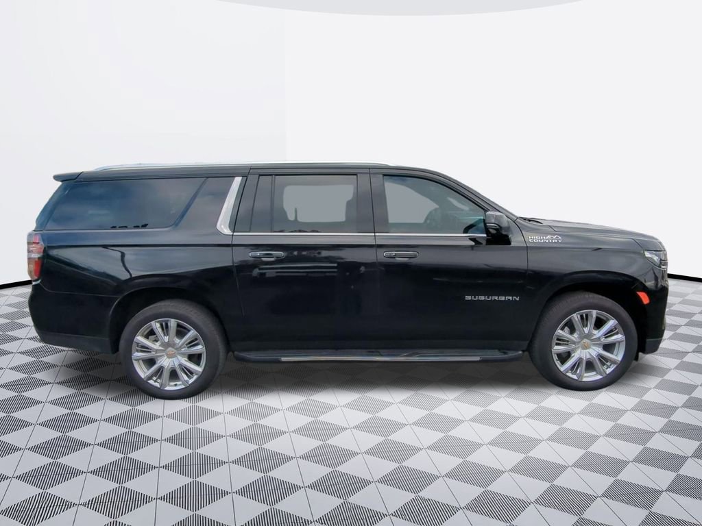Used 2023 Chevrolet Suburban High Country AWD/4WD image 7