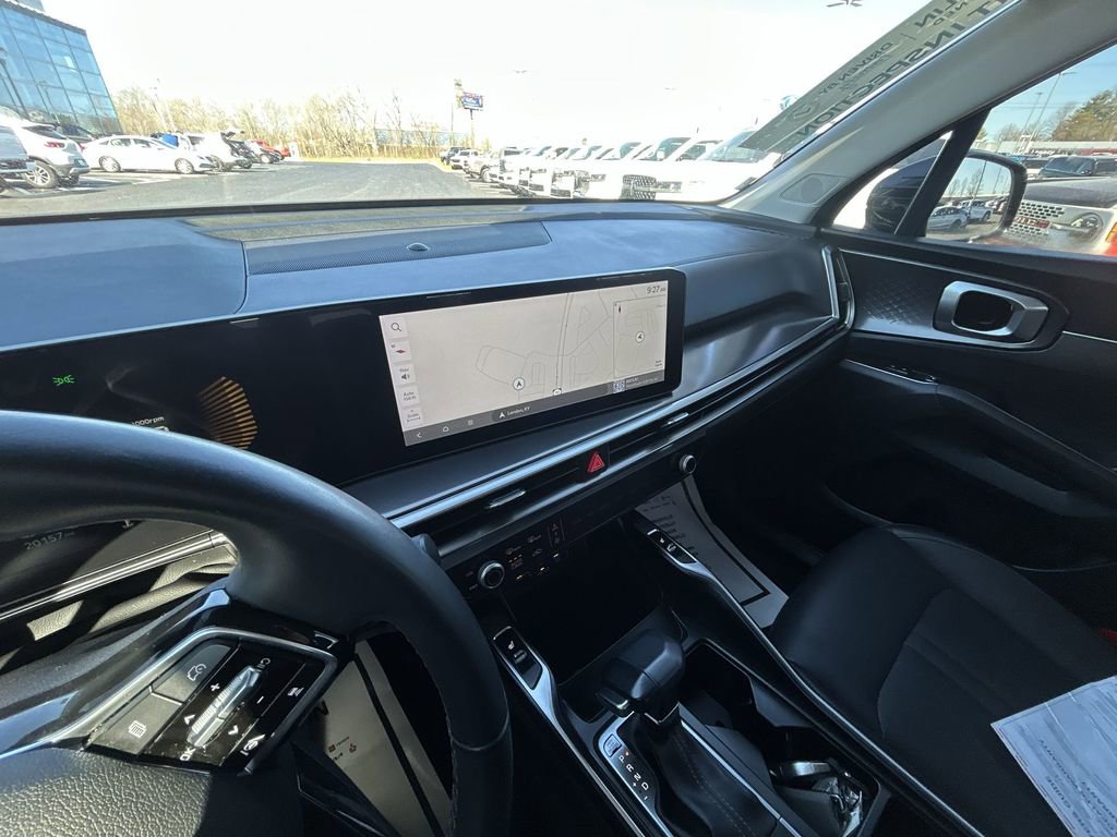 Used 2025 Kia Sorento S FWD image 12