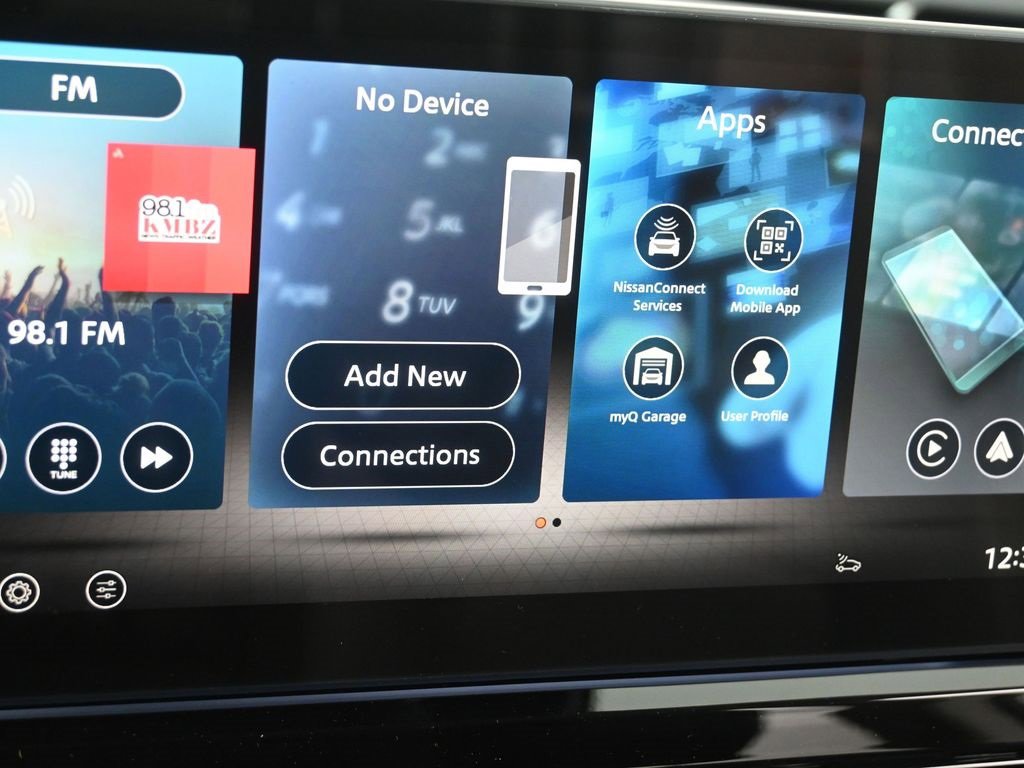 New 2026 Nissan Pathfinder SL image 9