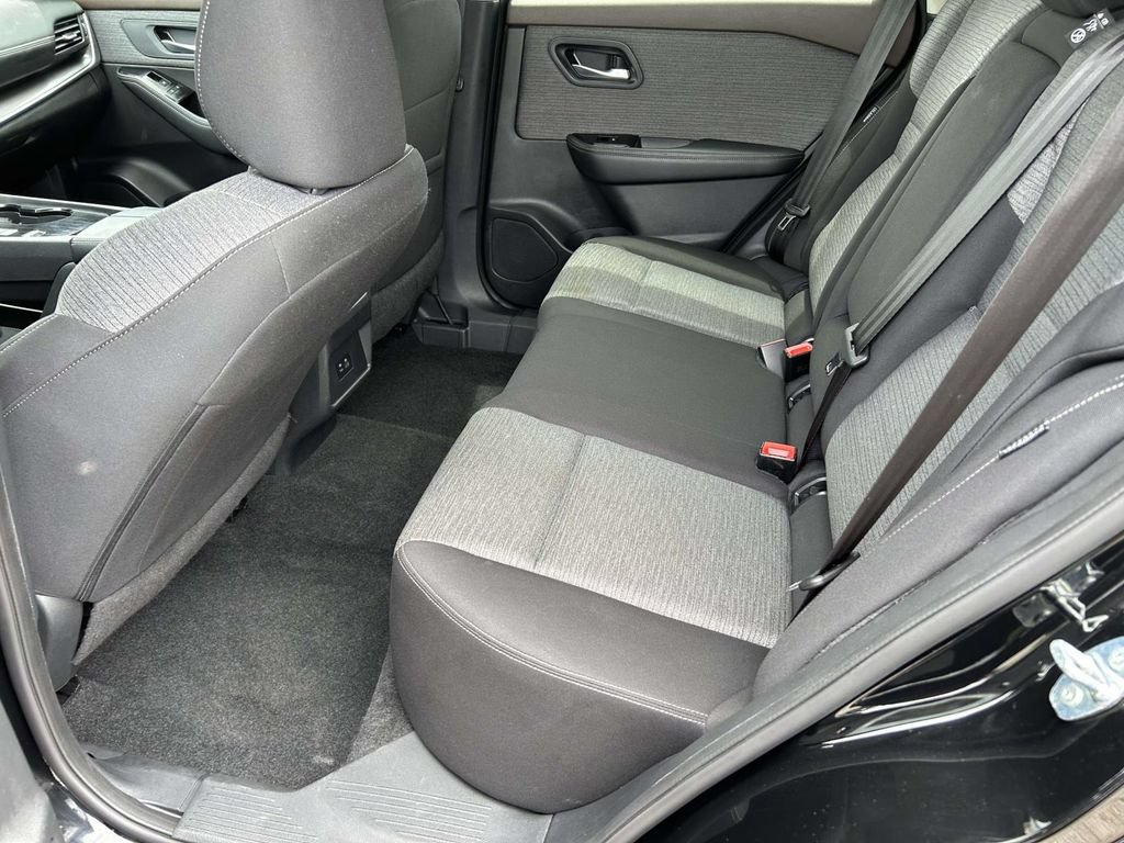 Used 2023 Nissan Rogue SV FWD image 19