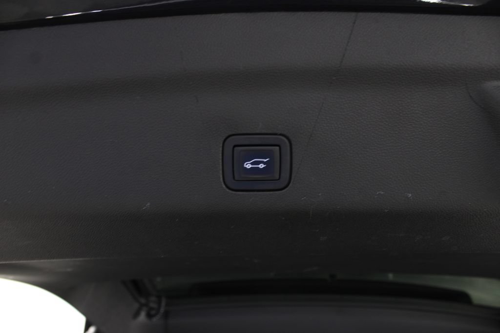 Used 2022 Chevrolet Tahoe LT w/ Luxury Package AWD/4WD image 23