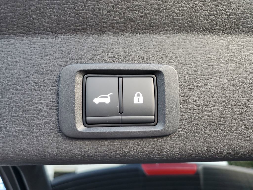 New 2026 Mitsubishi Outlander SE image 12