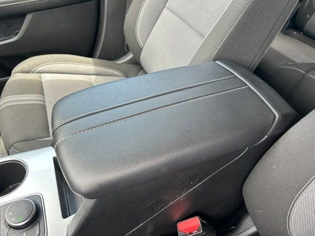 Used 2025 Chevrolet Blazer LT FWD image 32