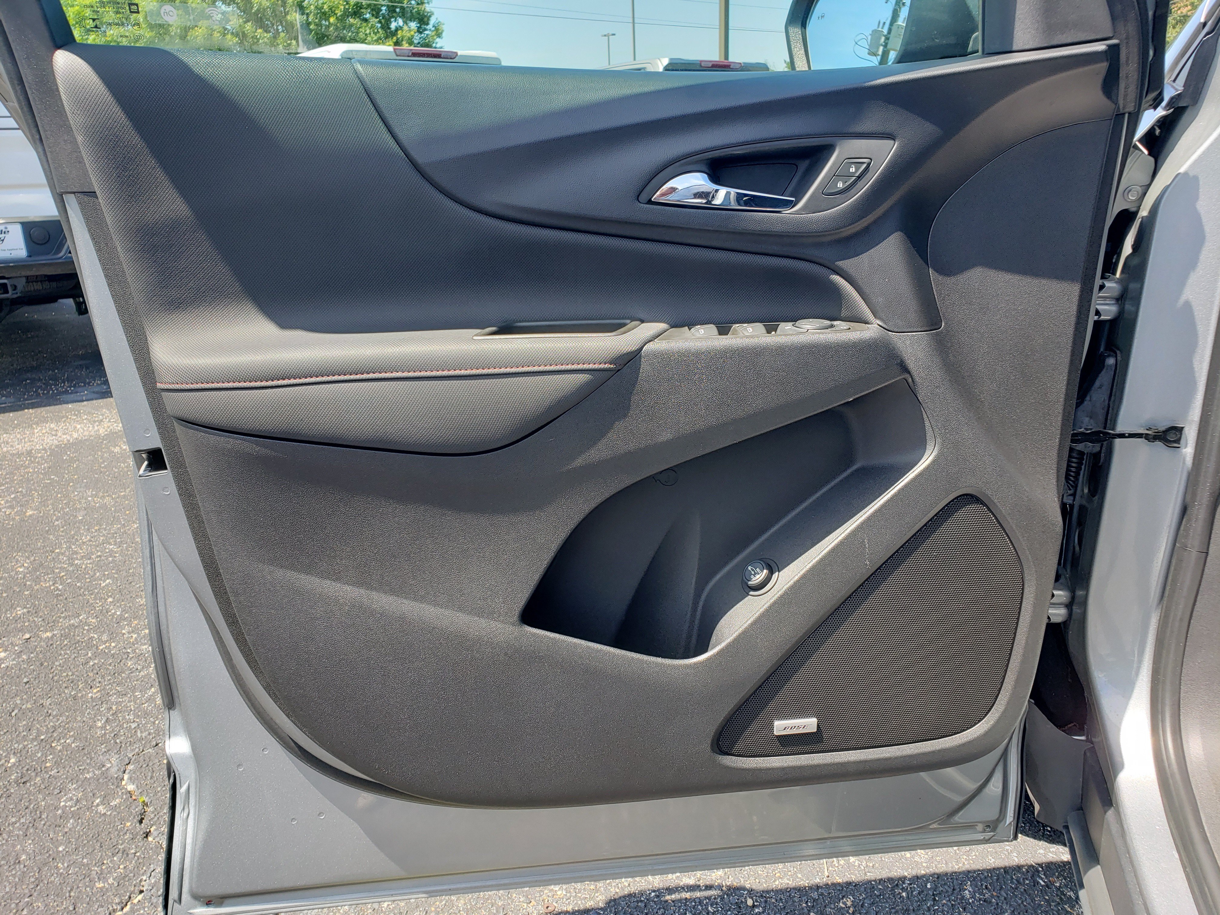Used 2023 Chevrolet Equinox RS w/ RS Leather Package FWD image 13
