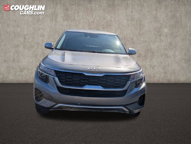 Used 2023 Kia Seltos LX AWD/4WD image 2