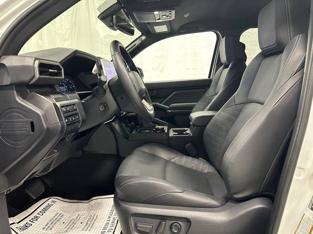 Used 2025 Toyota 4Runner TRD Off-Road Premium image 14