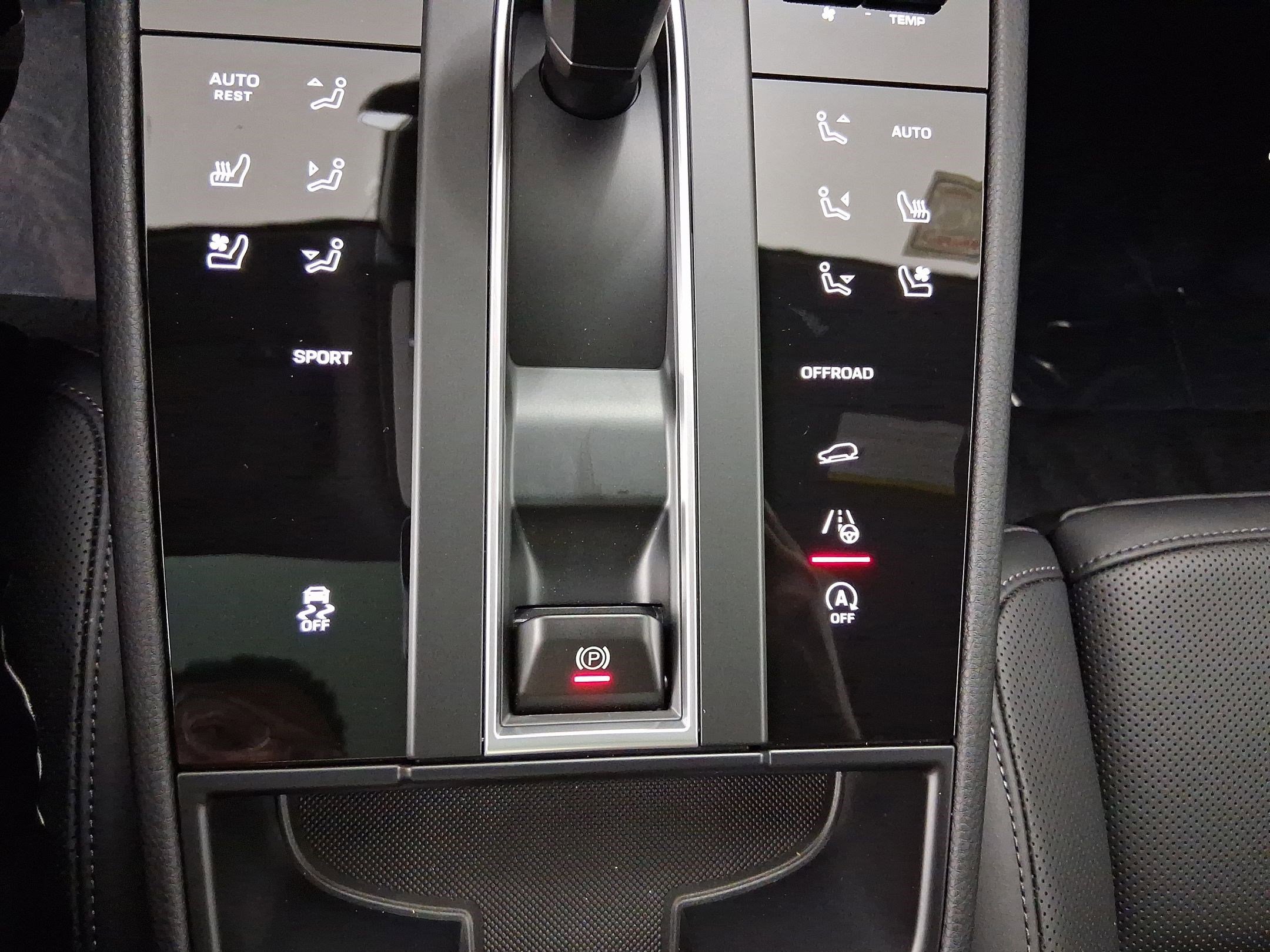 Used 2026 Porsche Macan image 28