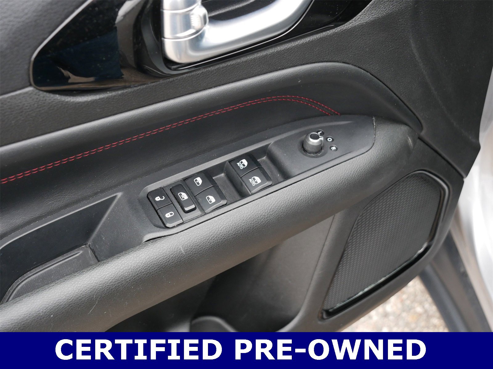 Used 2024 Jeep Compass Trailhawk image 15