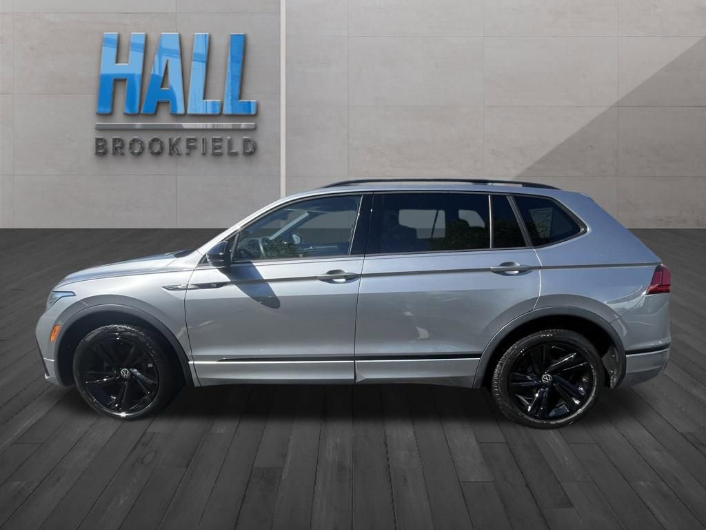Certified 2023 Volkswagen Tiguan SE R-Line AWD/4WD image 3