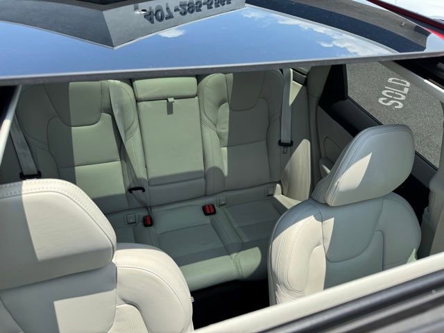 Used 2024 Volvo XC60 B5 Ultimate image 12