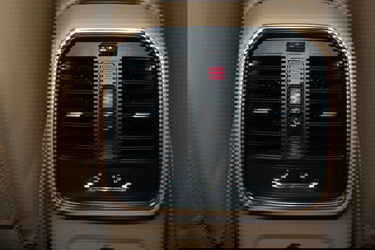 Used 2017 Porsche Macan S image 9