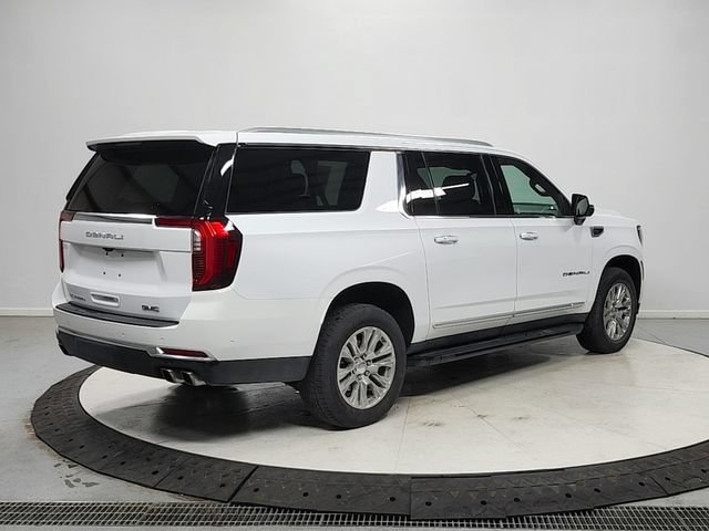 Used 2025 GMC Yukon XL Denali AWD/4WD image 7