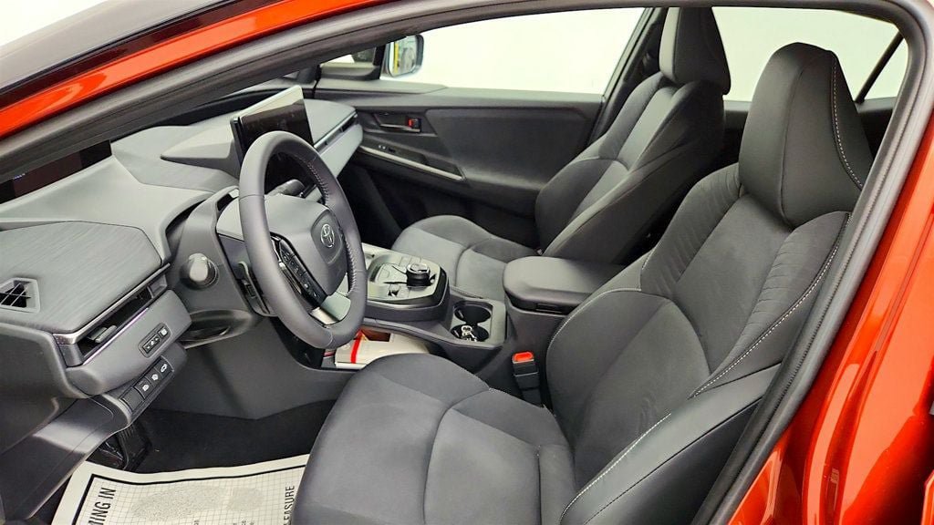 Used 2026 Toyota C-HR AWD/4WD image 11