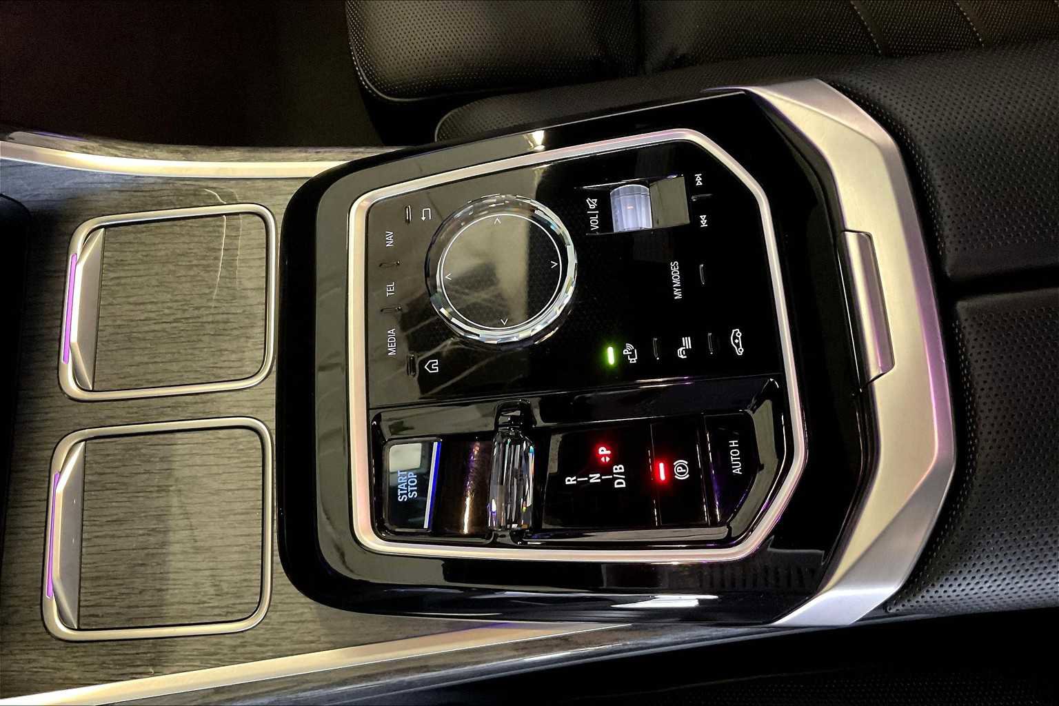 Used 2023 BMW i7 xDrive60 image 15