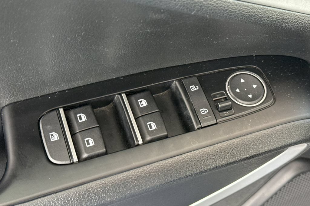 Used 2024 Kia Soul LX w/ Option Group 015 FWD image 18